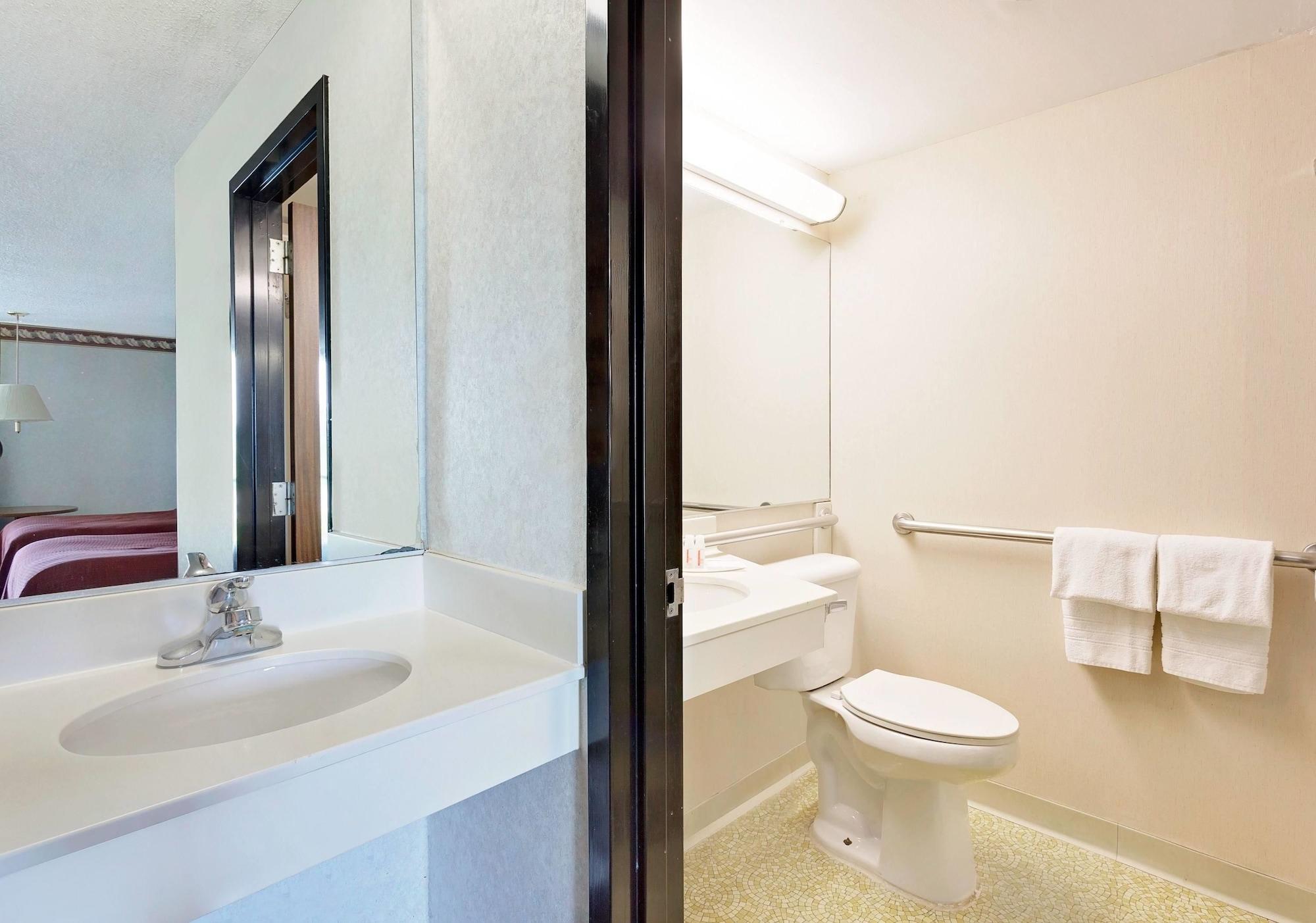Howard Johnson By Wyndham Lexington Buitenkant foto