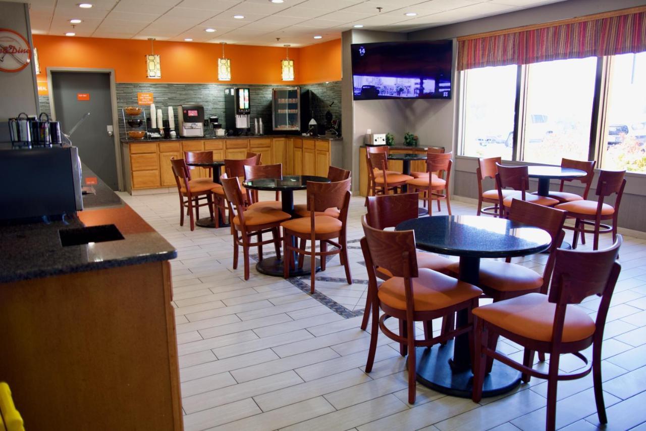 Howard Johnson By Wyndham Lexington Buitenkant foto