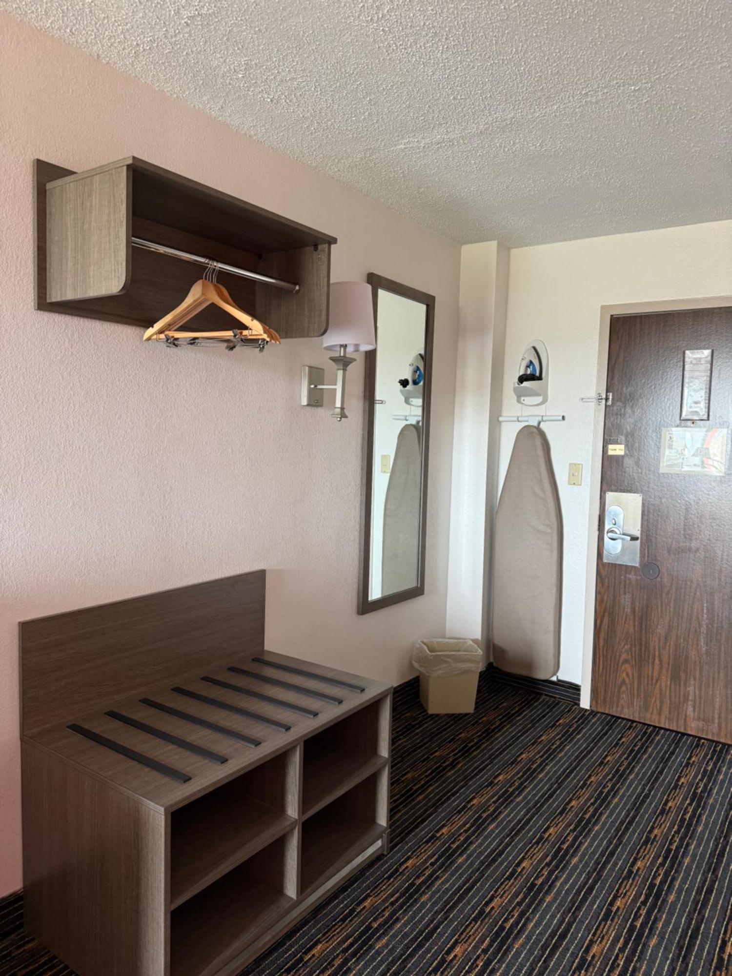 Howard Johnson By Wyndham Lexington Buitenkant foto